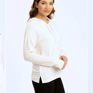 NWT Threads 4 thought white hoodie with oval design in the‎ back size M